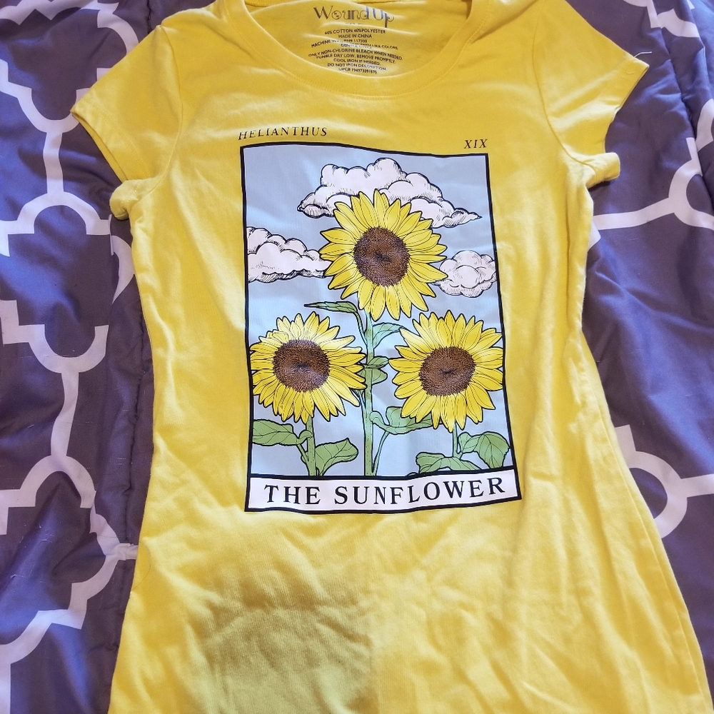 A sunflower top